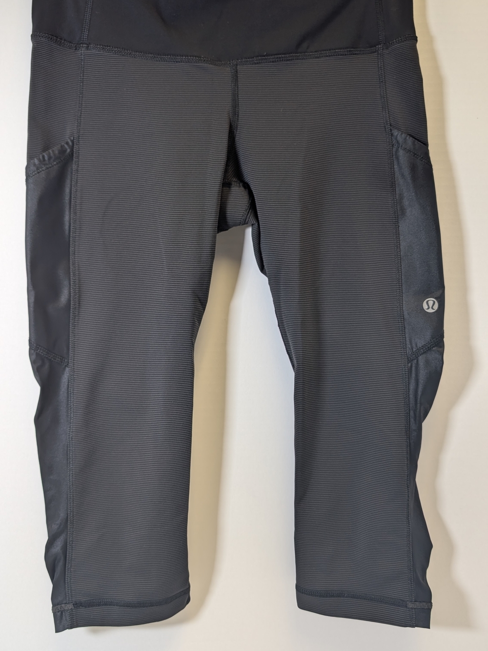 lululemon athletica Women's Black Capri Jogger Capri Pants